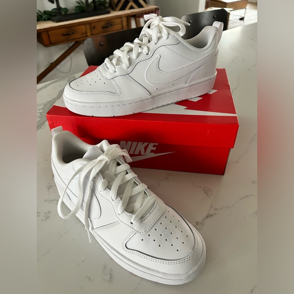 Nike Court Borough Low 2